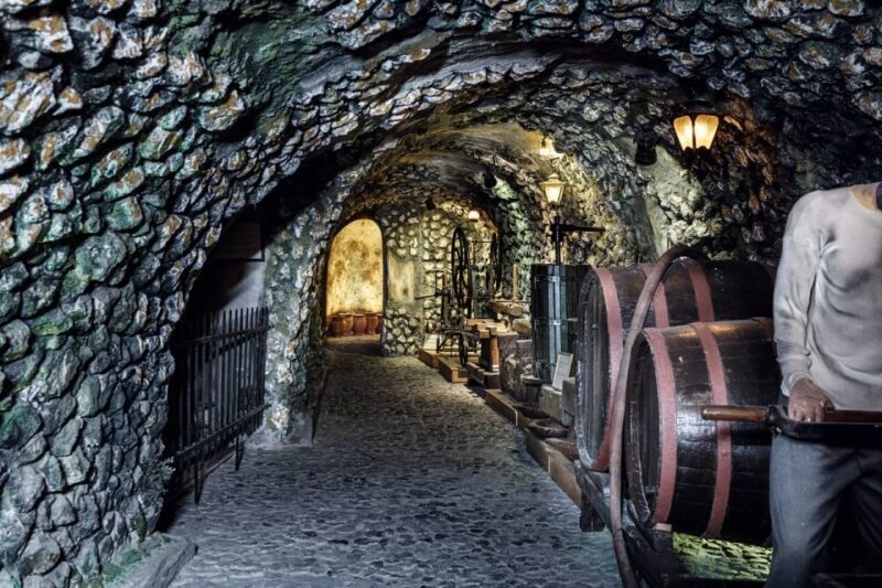 Discover Santorini with a 5 Hour Private Deluxe Tour - Key Points