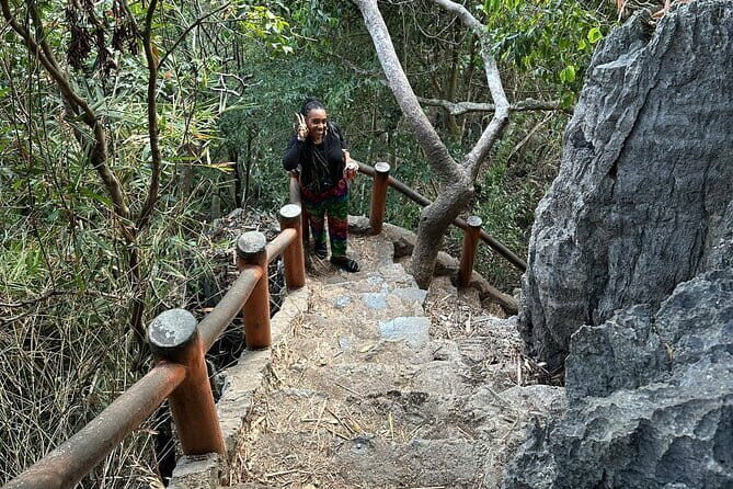 Discover the 4 most prominent spots on Cat Ba Island - FAQs