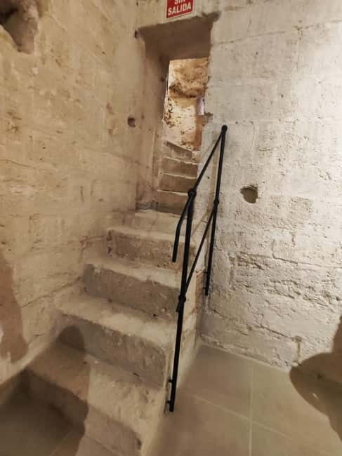 Discover the fascinating Alcazaba: History and unique views - What makes this tour stand out?