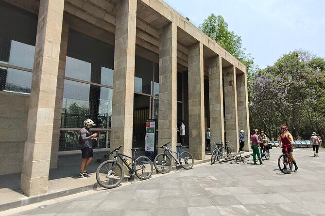 Discover the jewels of Chapultepec on a bike - Practical Details and What to Expect