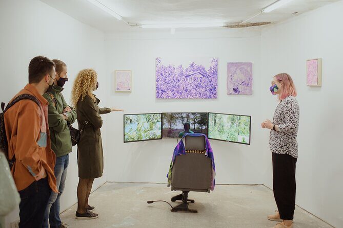 Discover the local art scene with ArtCrawl - Key Points