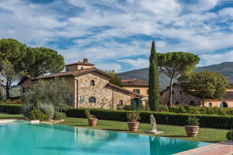 Discover the wines of Chianti Classico with a visit and tasting at Viticcio. - Duration and Practicalities