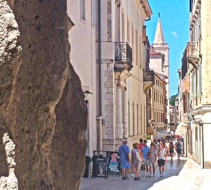 Discover Zadar privately: Individual guided tour in German - Key Points