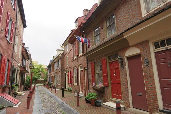 Discovering Colonial Philadelphia Private Walking Tour - Christ Church: A Key Religious Landmark