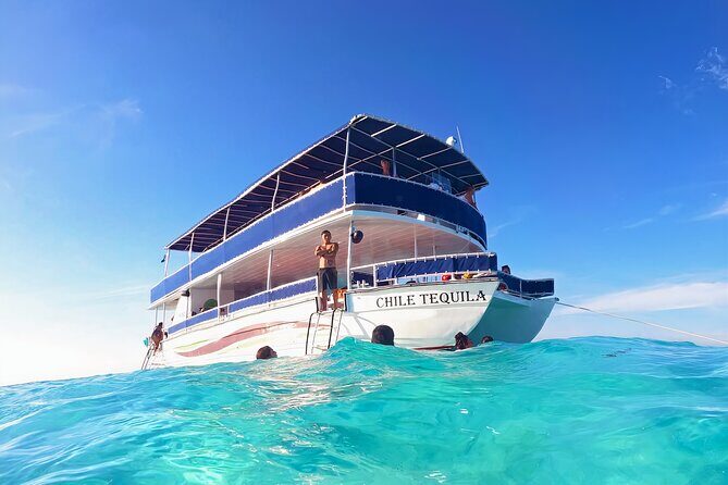 Discovering El Cielo Reef by Double Decker Catamaran - Key Points