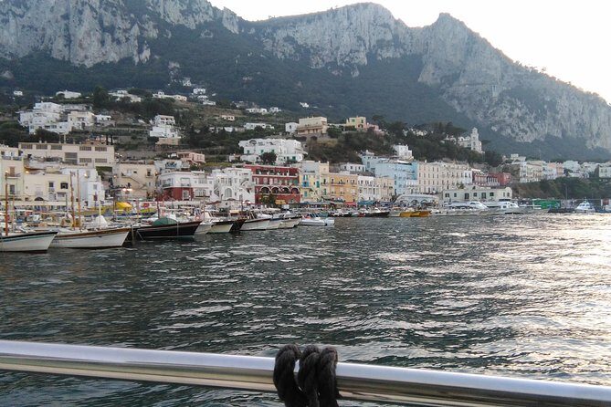 Discovery Capri Island by Boat from Capri - FAQ