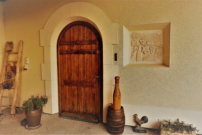 Discovery of a Champagne from Vintner, from the cellar to the tasting - The Real Guest Experience