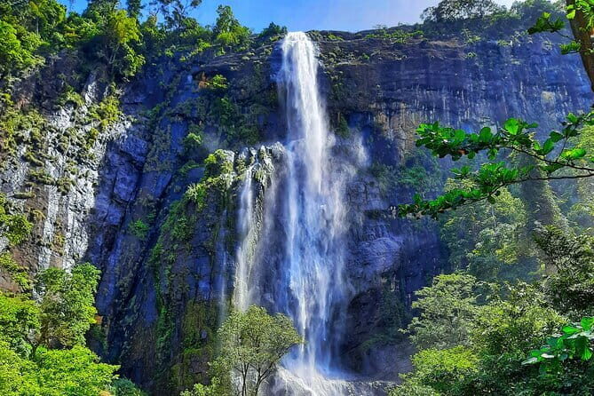 Diyaluma Waterfall & Natural Pool Bath. - The Experience Through the Eyes of Past Travelers