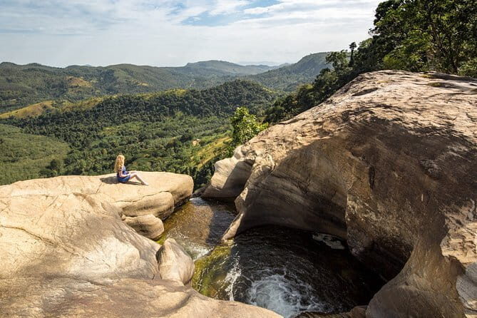 Diyaluma Waterfall & Natural Pool Bath. - Who Will Love This Tour?
