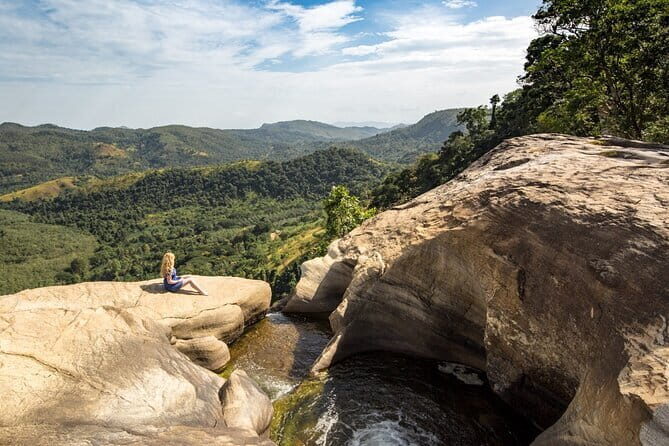 Diyaluma Waterfall & Natural Pool Bath. - FAQ