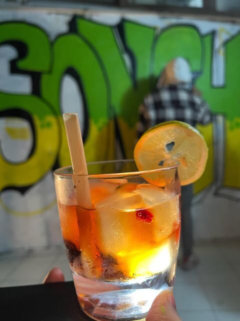 Do Graffiti and Drink Cocktails - Sip and Spray with Locals - Key Points