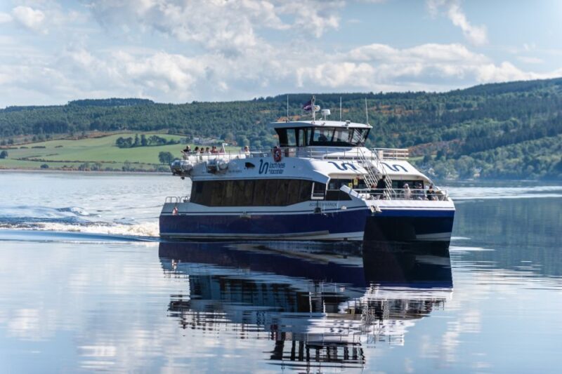 Dochgarroch: Loch Ness and Caledonian Canal 2-Hour Cruise - The Experience on Board