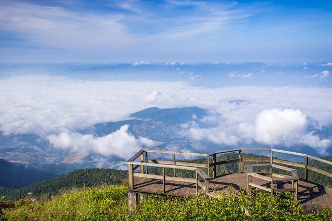 Doi Inthanon National Park and Kew Mae Pan Nature Trail Full Day Tour - Visiting the King and Queen’s Pagodas
