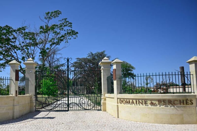Domaine des Perchés: "Les Secrets des Perchés" tour - First Impressions: Welcome at the Gate