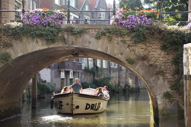 Dordrecht: City Canal Cruise - FAQ