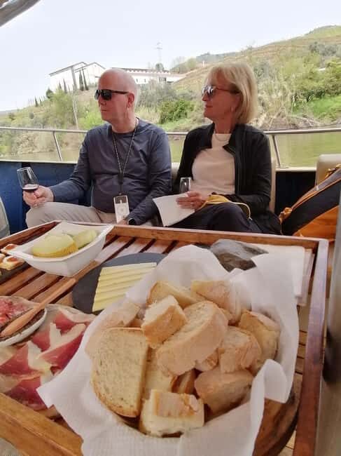 Douro valley: 2 Wineries Lunch at the Winery & 1h Boat Tour - Key Points