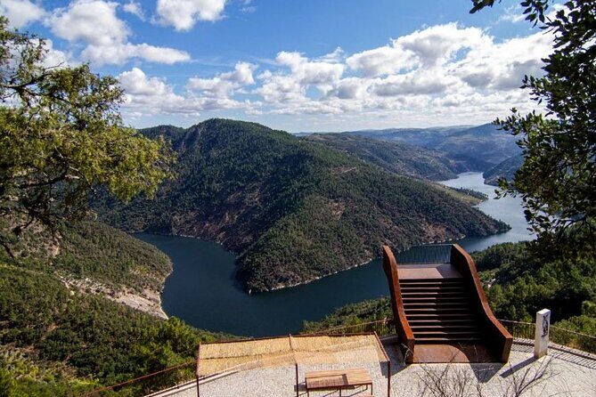 Douro Valley and Green Wine with Tastings, Chef Lunch and Boat - FAQ