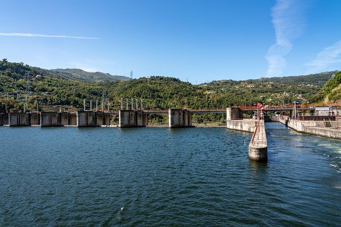 Douro Valley Cruise Porto to Pinhão: Breakfast, Lunch and Tasting - Key Points