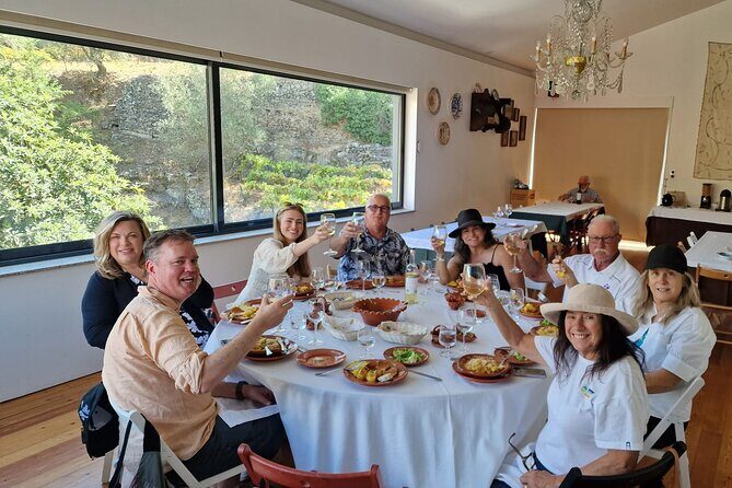 Douro Valley-Expert Guide-Boat-Lunch-Tastings Premium Service - The Sum Up