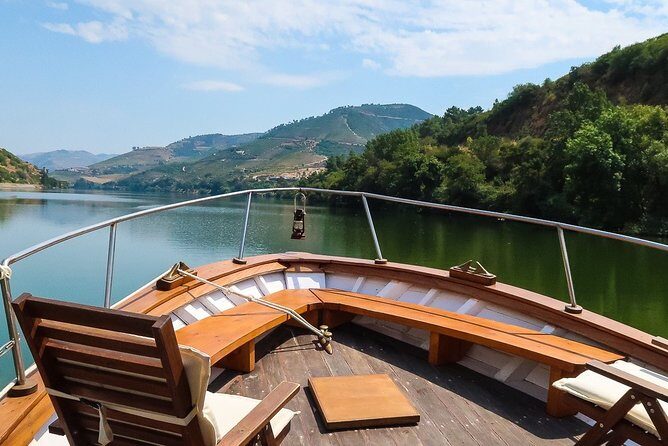 Douro Valley private day tour from Porto - Second Stop: Pinhao and the River Cruise