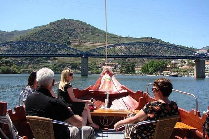 Douro Valley: private tour with lunch and wine estate all inclusive - Key Points