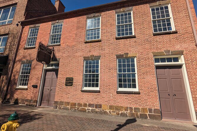 Downtown Fayetteville Historic Tour - A Closer Look at Fayetteville’s Historic Tour