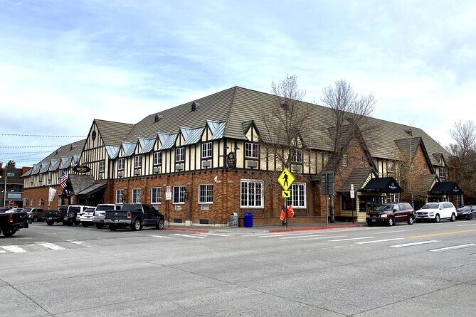 Downtown Jackson Historic smartphone guided audio Walking Tour - Stop 3: Antler Arches of Jackson