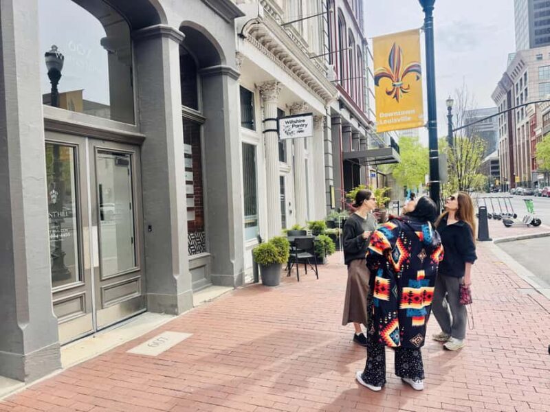 Downtown Louisville: Misfits and Mayhem Walk with Cocktail - Meeting Point and First Impressions