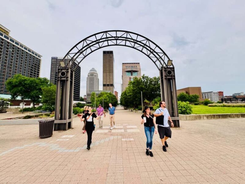 Downtown Louisville: Misfits and Mayhem Walk with Cocktail - Authenticity and Authentic Experiences