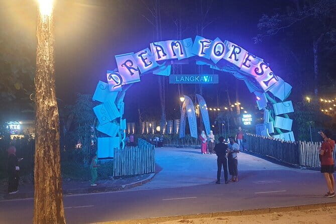 Dream Forest, MAHA Tower,Night Market &Private Langkawi City Tour - Key Points