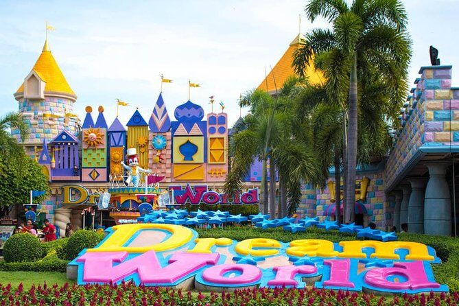 Dream World & Snow Town in Bangkok with Return Transfer & Lunch - Exploring Dream World: A Day of Thrills and Shows