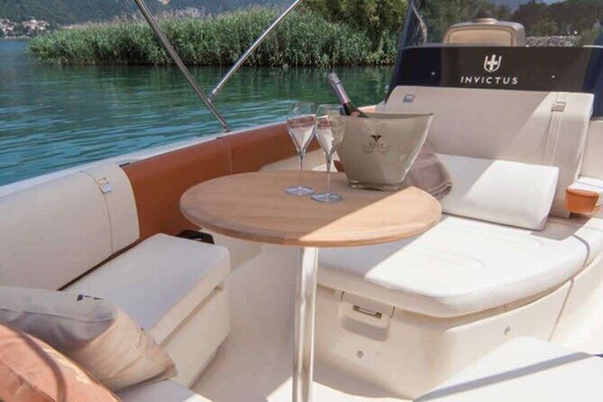 Dreamer tour(1 H) boat Invictus - The Boat: Invictus 280SX – A Floating Refinement