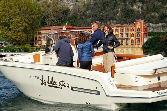 Dreamer tour(1 H) boat Invictus - The Value of a Short Luxury Lake Cruise
