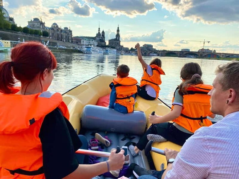 Dresden: Boat tour  in a rubber dinghy from Heidenau to Dresden - An In-Depth Look at the Dresden Rubber Dinghy Tour
