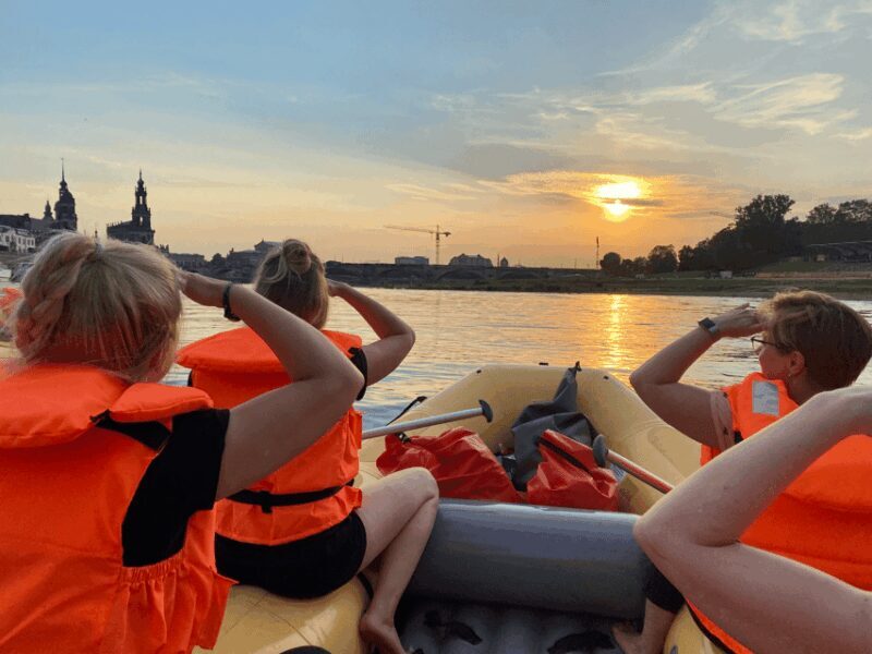 Dresden: Bootstour-Sonnenuntergang im Schlauchboot genießen - Introduction to the Dresden Sunset Boat Tour