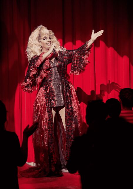 Dresden: "May I please" with Miss Chantal - What is the "May I please" with Miss Chantal Tour?