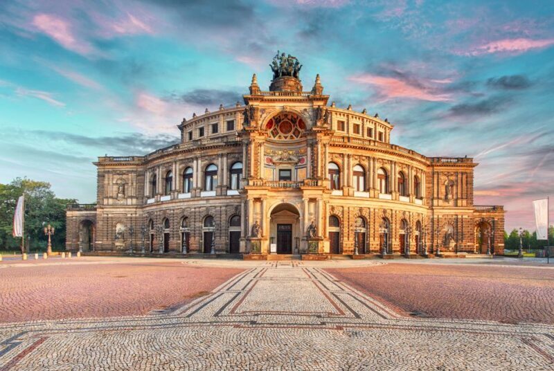 Dresden: Semperoper Guided Tour for Families - Dresden: Semperoper Guided Tour for Families