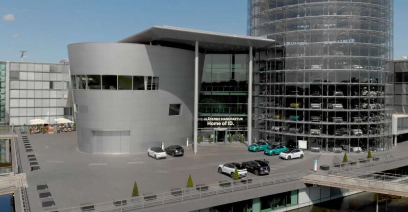 Dresden: Tour of VW's Transparent Factory - Key Points