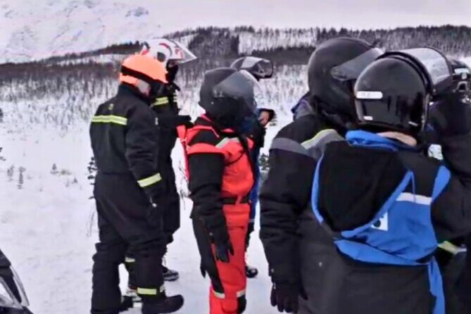 Driving Ski-Doo Snowmobile Adventure 5 Hours Photos included - FAQ