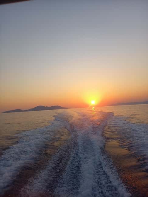 Dubrovnik: Hvar Island Luxury Mini Yacht Tour - Key Points