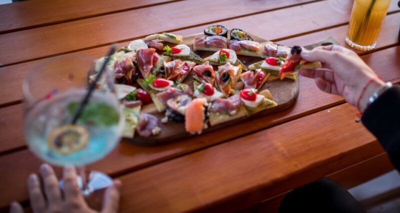 Dubrovnik: Panoramic Sunset Cocktail Cruise Around Old Town - Key Points