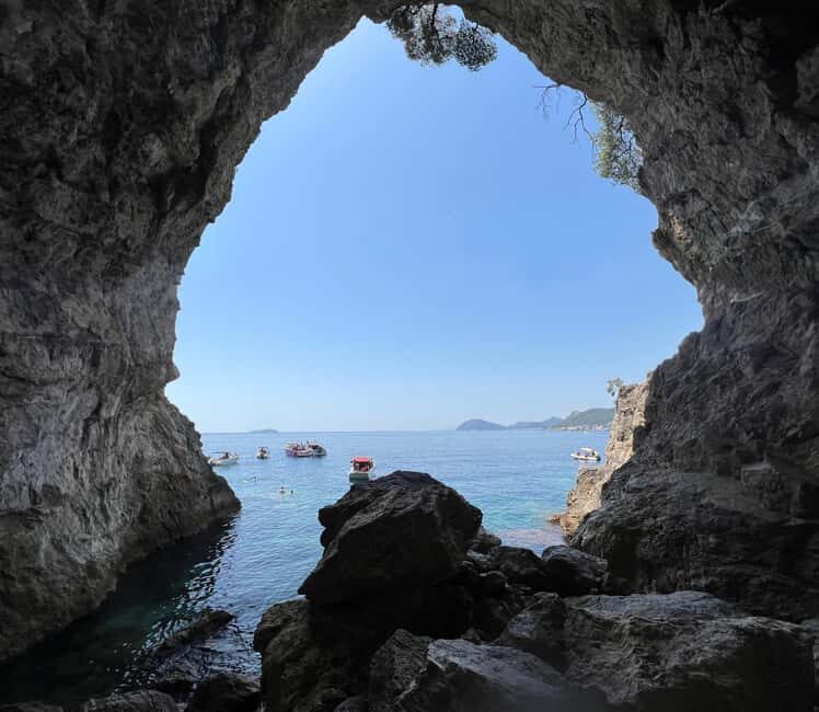 Dubrovnik: UFO - THE BOAT - FAQ