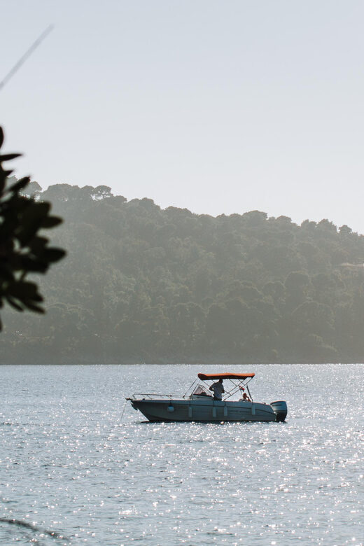 Dubrovnik:Elaphiti Islands and caves Private Speedboat Tour - Who Is This Tour Best For?