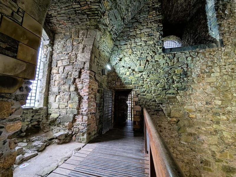 Dundonald Castle: Entry Ticket, Guided Tour & Light Lunch - Who Will Enjoy This Experience?