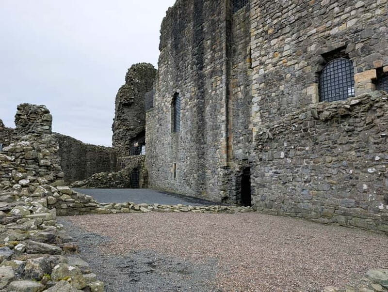 Dundonald Castle: Entry Ticket, Guided Tour & Light Lunch - FAQ