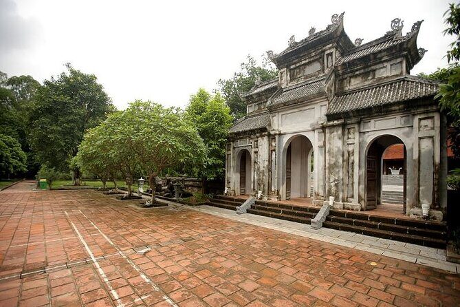 Duong Lam Ancient Village Private Tour: Ancient Vestage, Fortress - FAQ