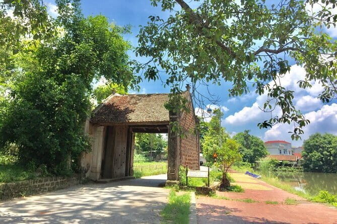 Duong Lam Ancient Village & Thay Pagoda Private Cultural Day Trip - Discover Vietnam’s Heritage with the Duong Lam and Thay Pagoda Private Day Trip