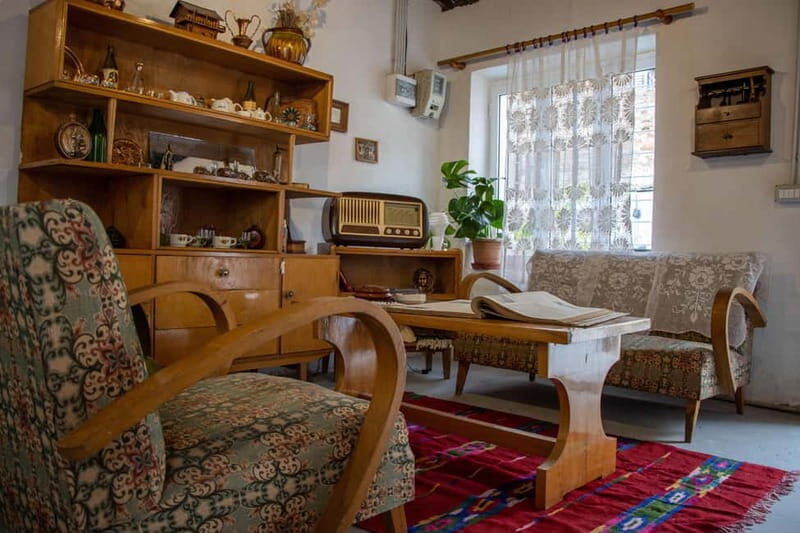 Durrës: Peeping Tourist Exhibition Ticket - The Sum Up