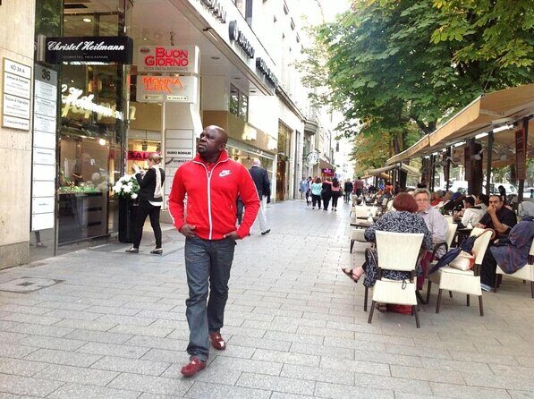 Dusseldorf: City Walk Audio Guide in 7 Languages on your Phone - Key Points