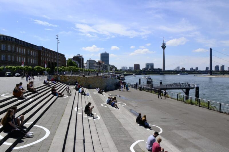 Düsseldorf: Old town and banks of Rhine - heart and lifeline - FAQ